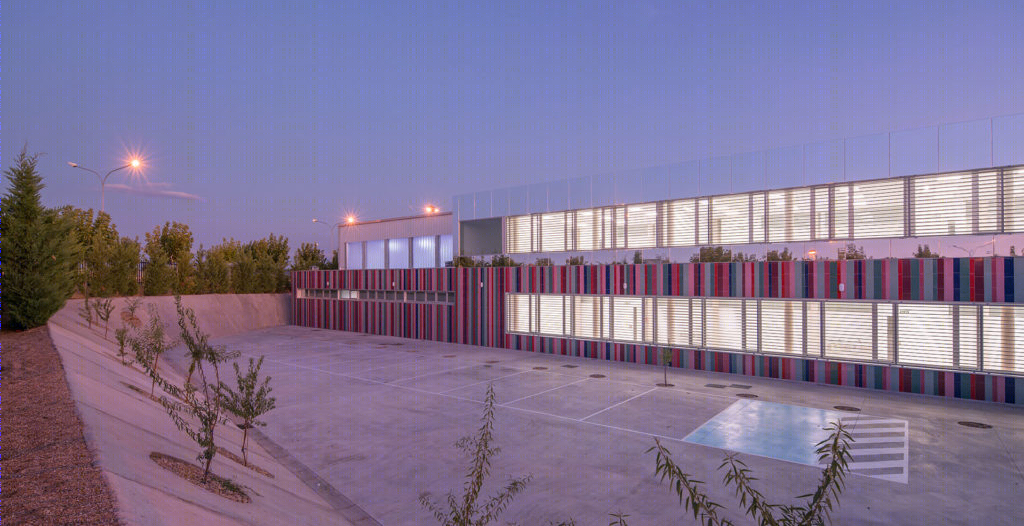 几乎看不见的学校-30