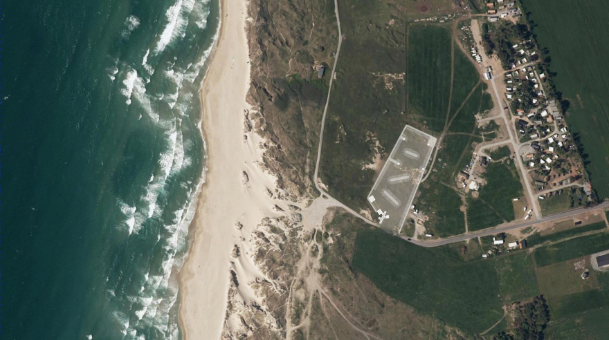 混凝土与玻璃打造的海洋景观建筑-20