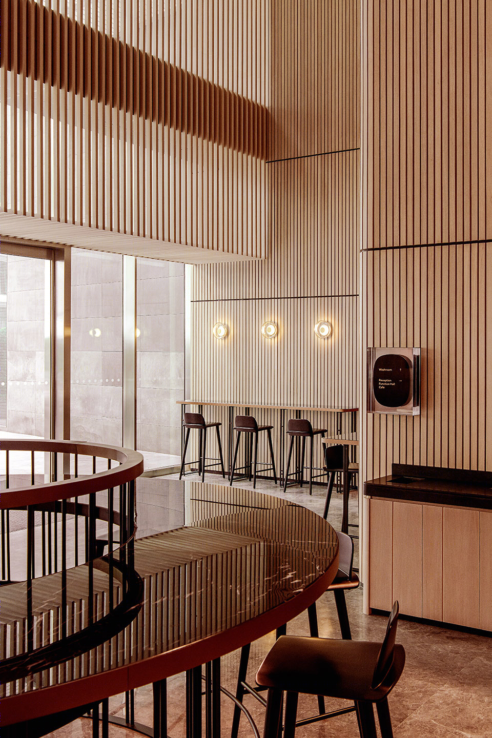 吉隆坡 YTL 总部,现代室内设计打造垂直洞穴般的壮观空间-36