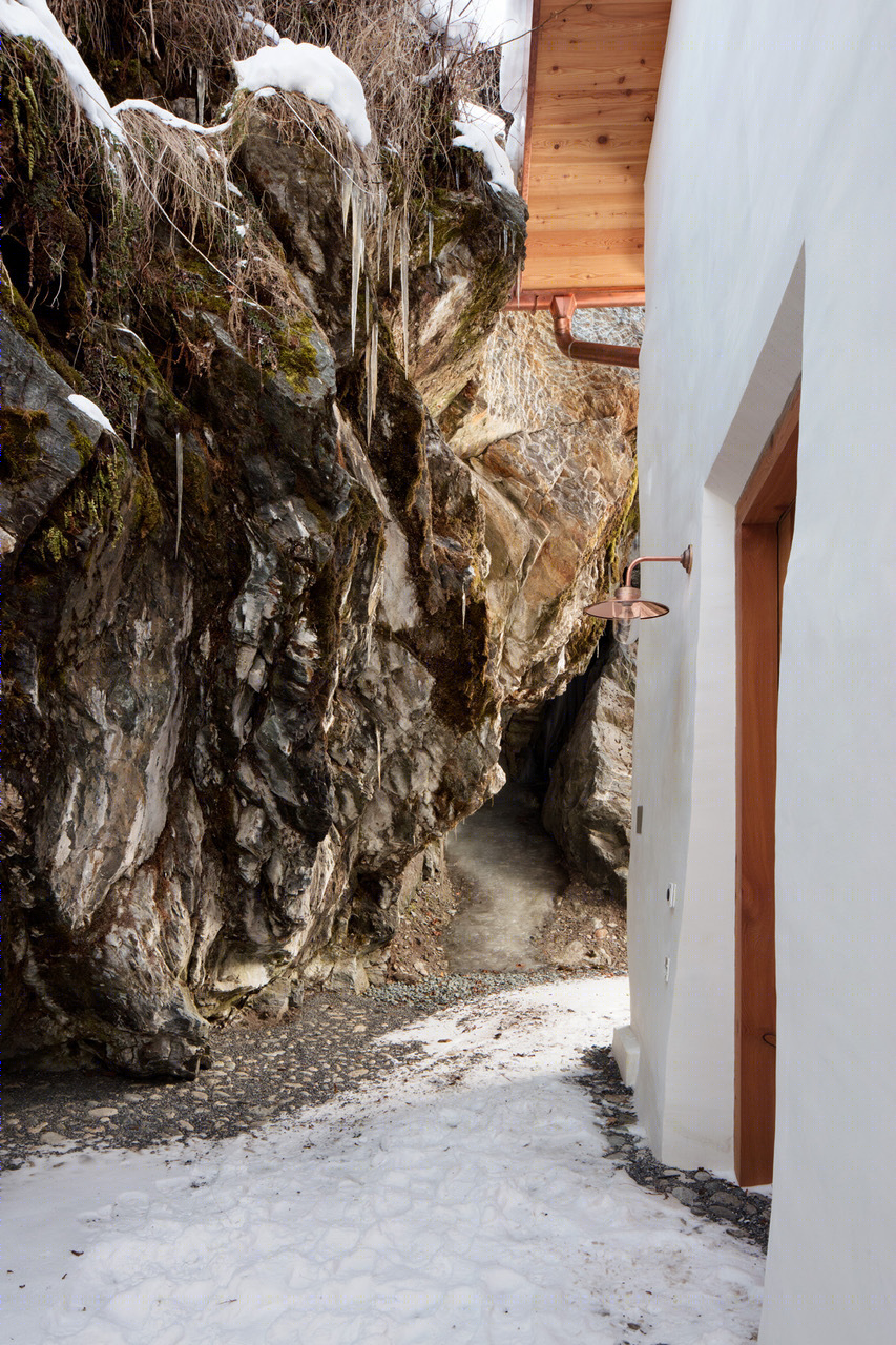 瑞士山间实验艺术博物馆丨彼得·卒姆托建筑事务所-14