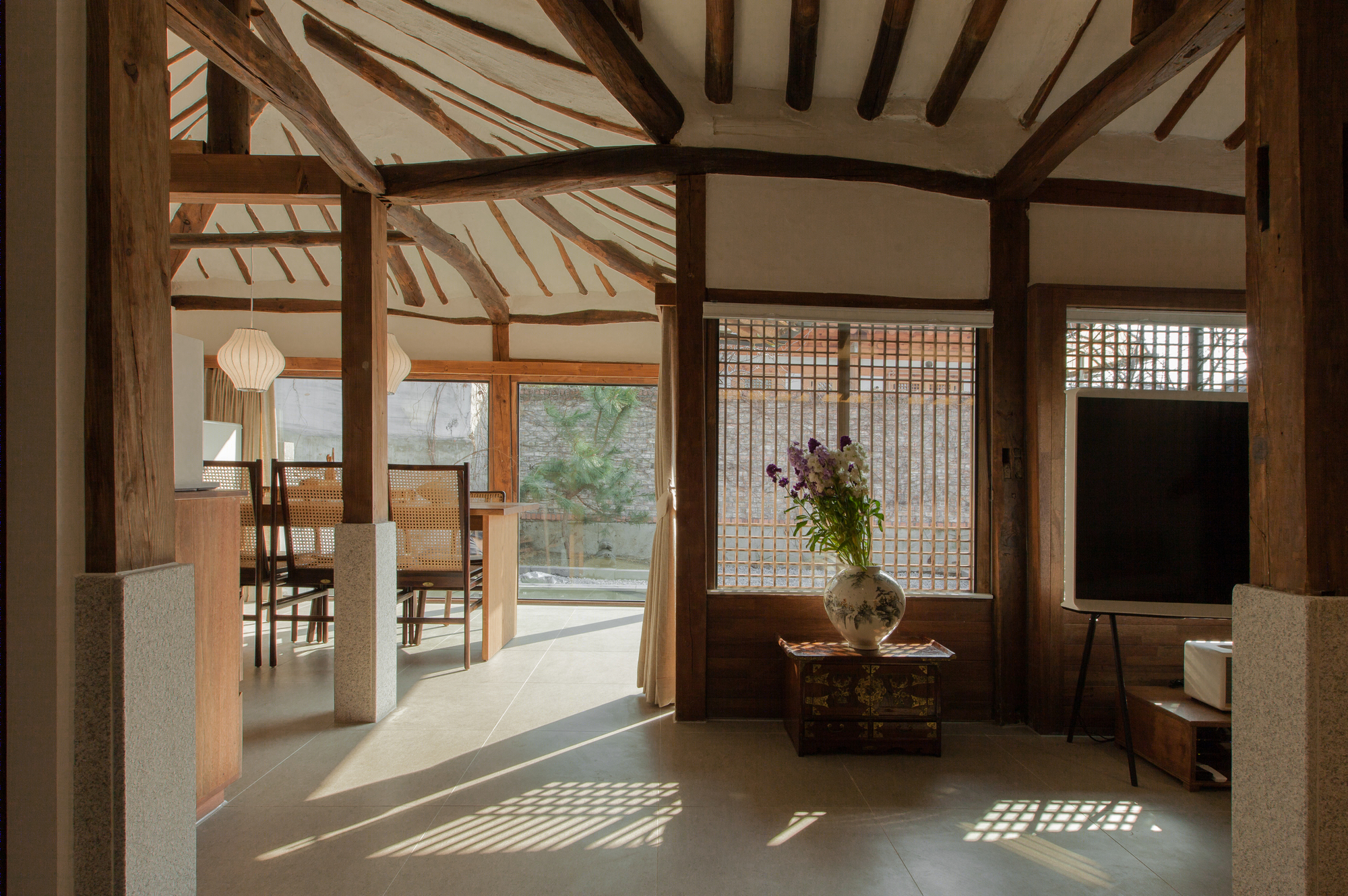 重塑传统韩屋,呈现现代生活美学的酒店空间-3