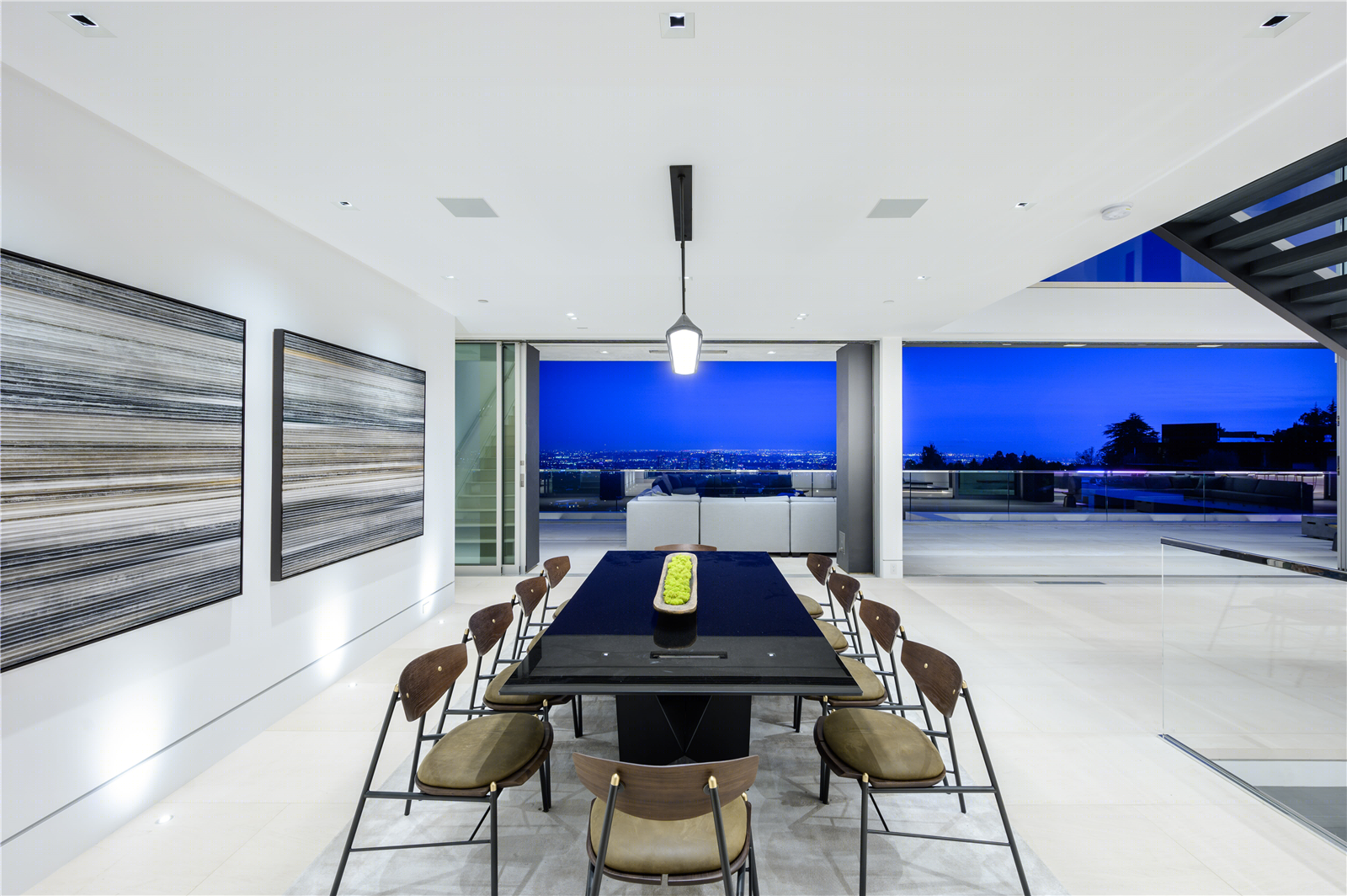 洛杉矶山巅豪宅，简约奢华与自然共生-39