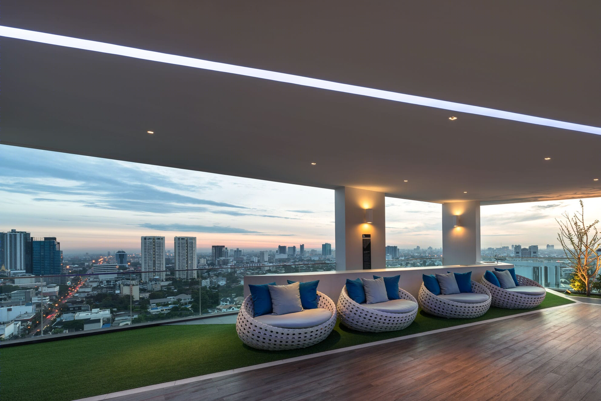 M Thonglor 10 by Major Development-10