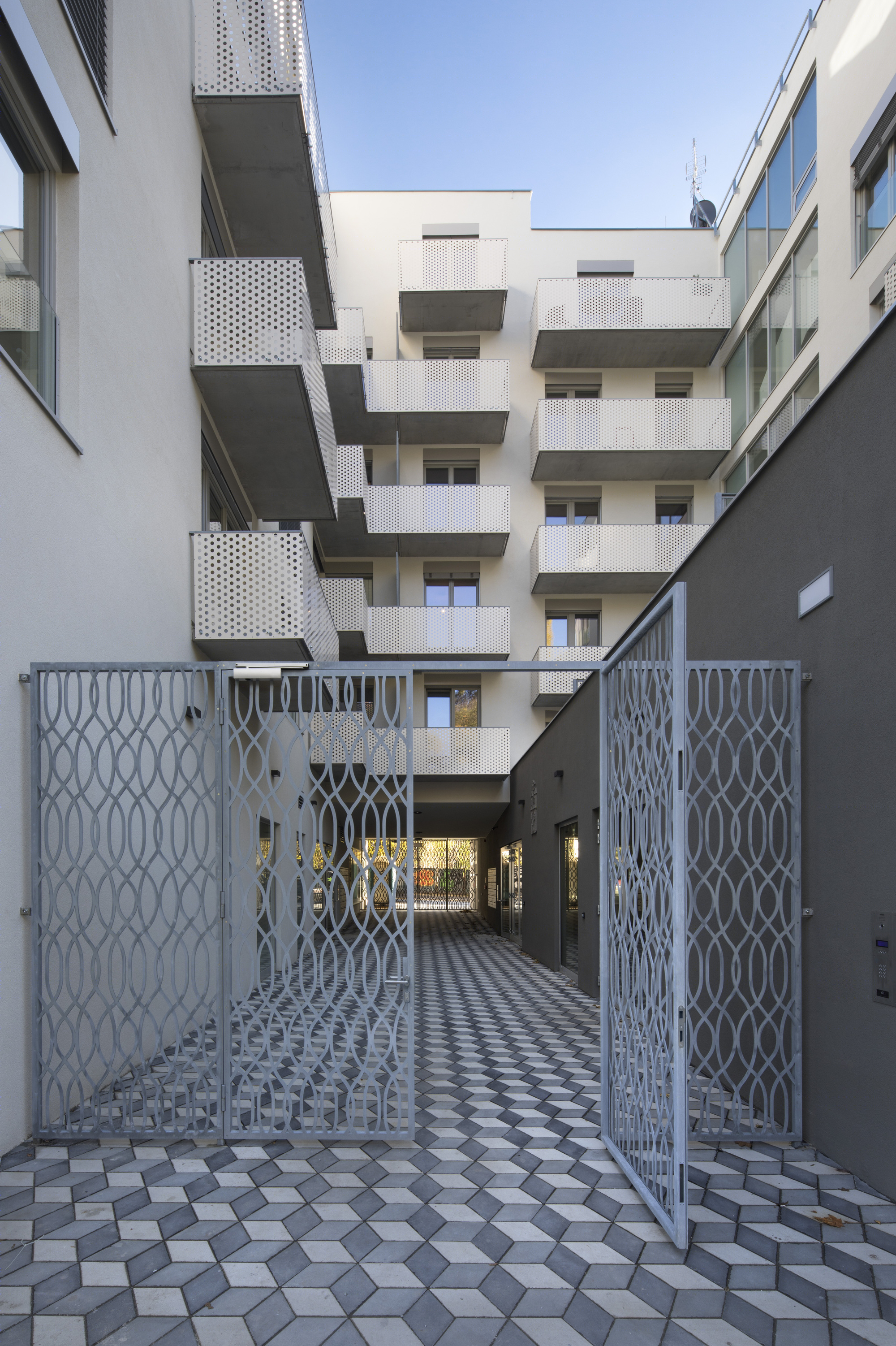 融合传统与现代的公寓建筑设计-6