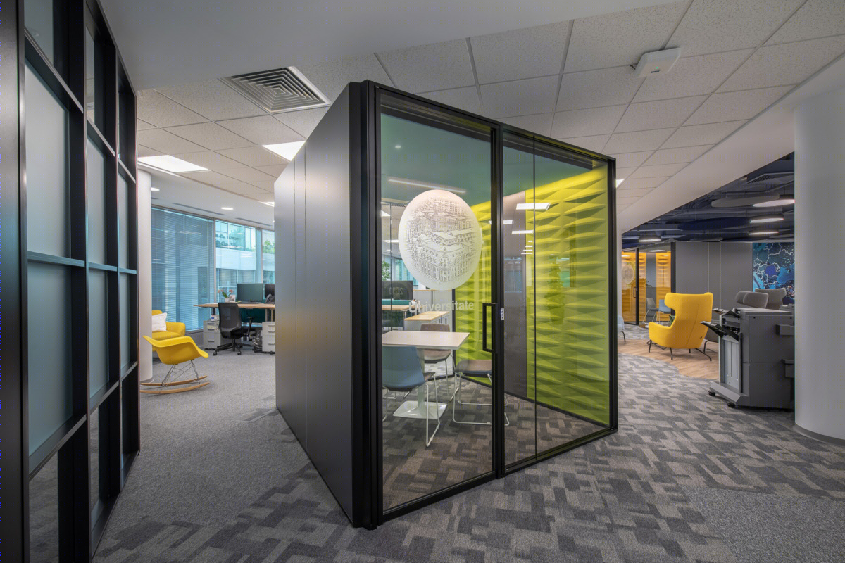 潮流 Bucharest 药企办公室，灵活透明空间促沟通-15