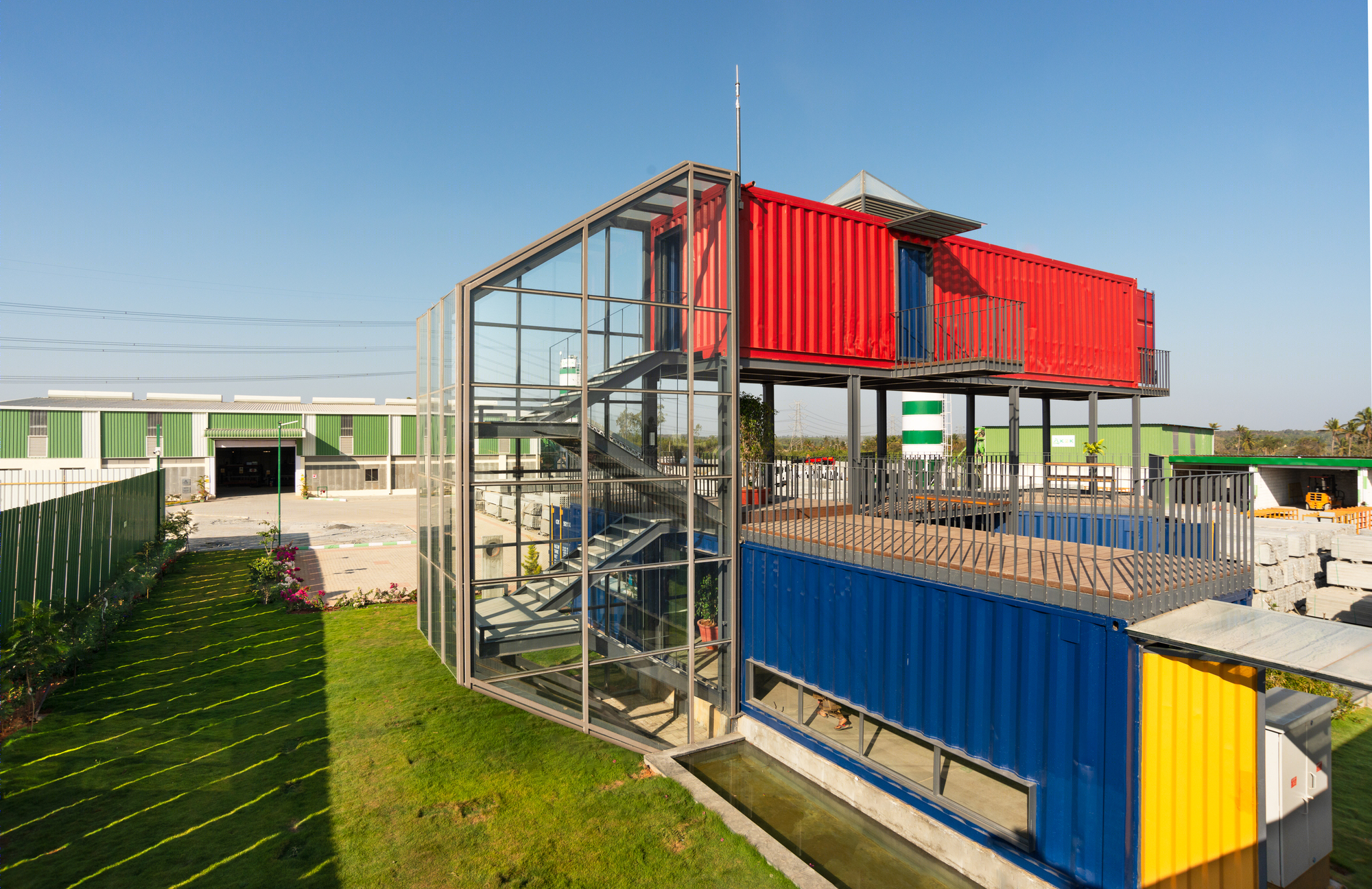 创意集装箱办公空间 | 绿色科技与可持续设计的完美结合-17