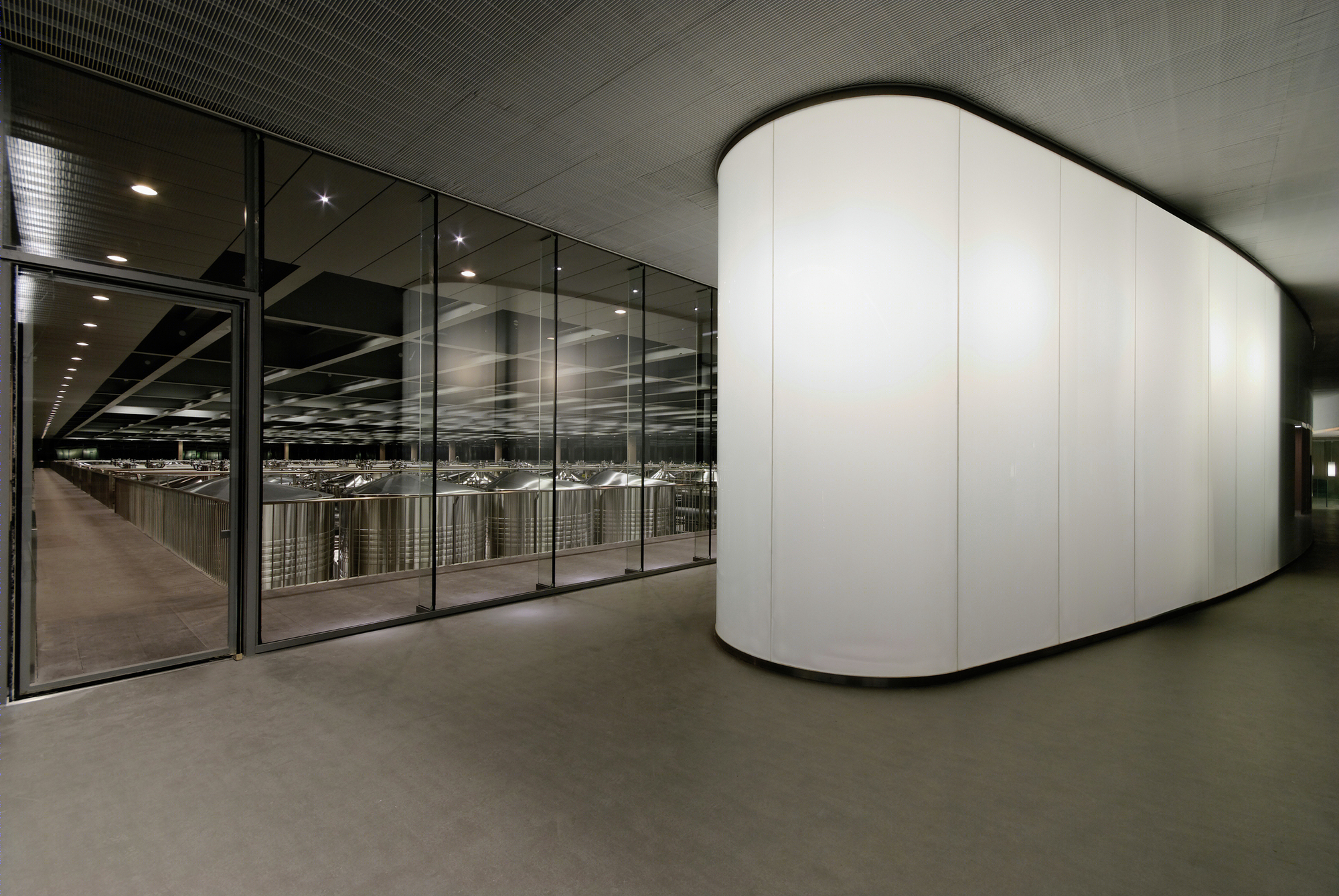 Moët & Chandon 酒庄,打造透明发酵空间-1
