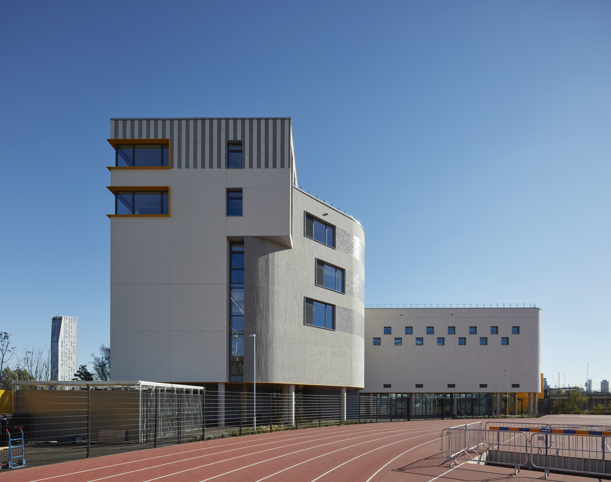 鲍比·摩尔中学教育建筑-17