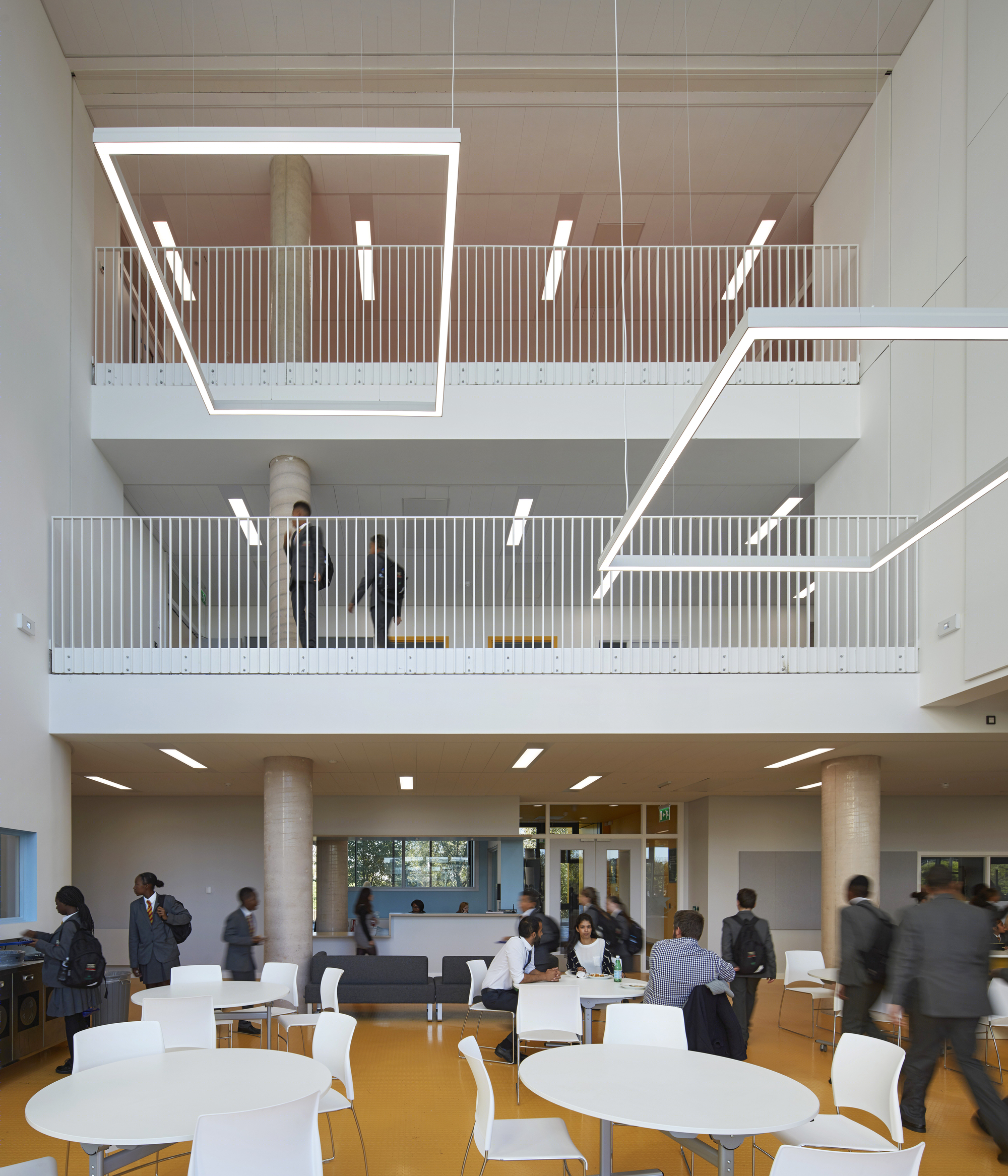 鲍比·摩尔中学教育建筑-18