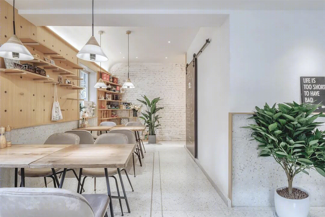 南京 No Worries 澳式餐吧 | 原木温暖，悠闲自在的空间设计-25