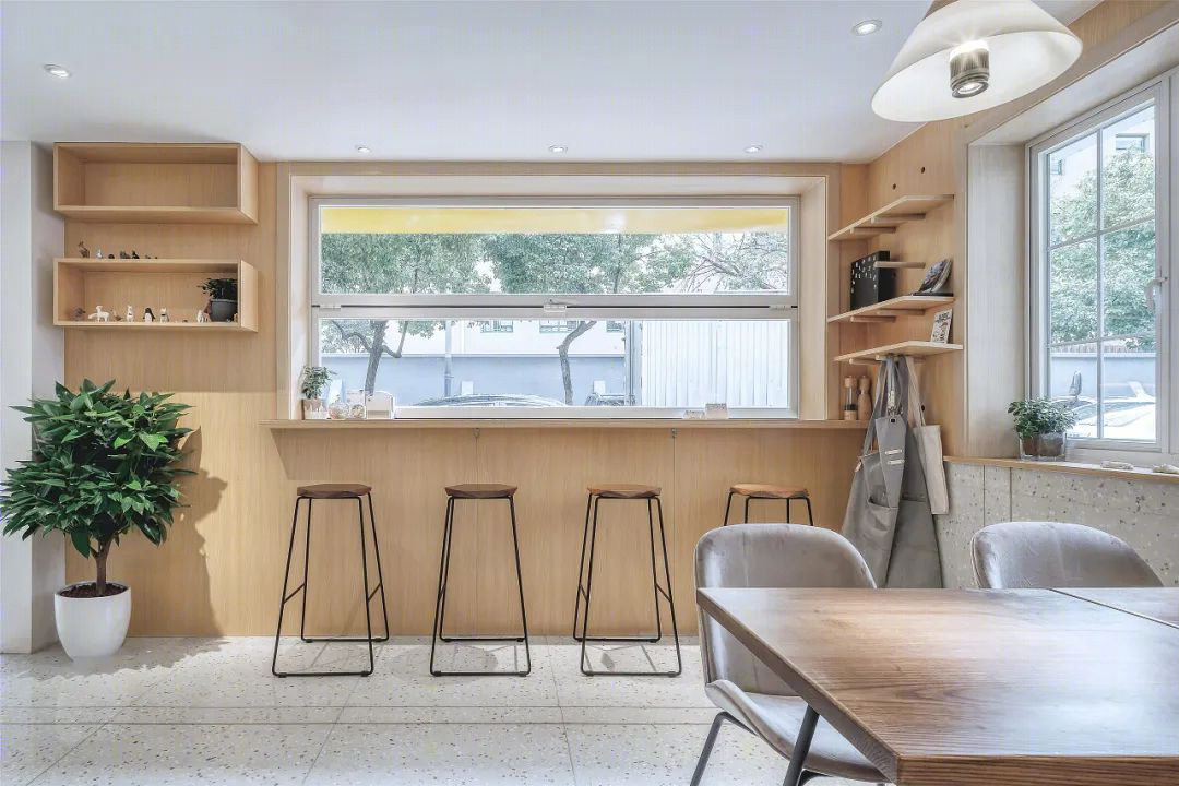 南京 No Worries 澳式餐吧 | 原木温暖，悠闲自在的空间设计-28