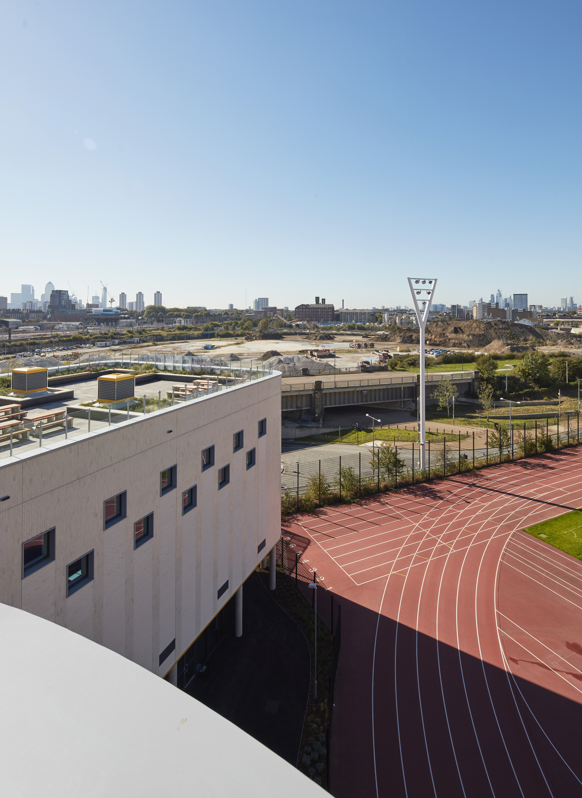 鲍比·摩尔中学教育建筑-25