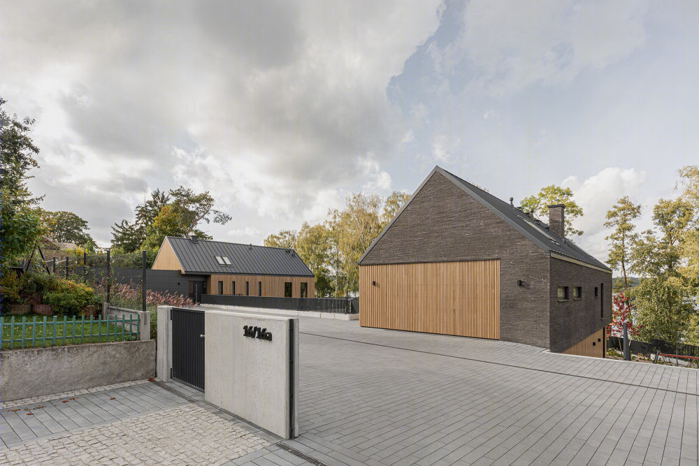 波兰湖边别墅颠覆昼夜空间设计，融入自然景观-26