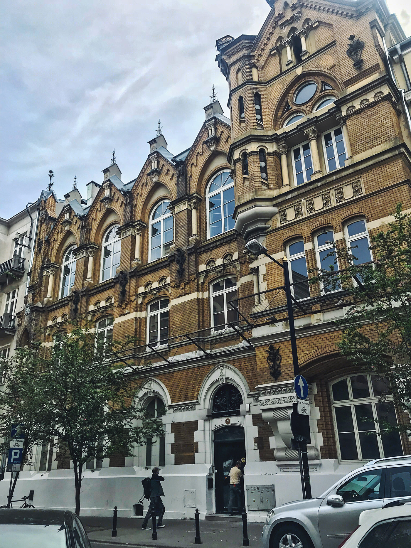 华沙公寓的现代简约之美-9