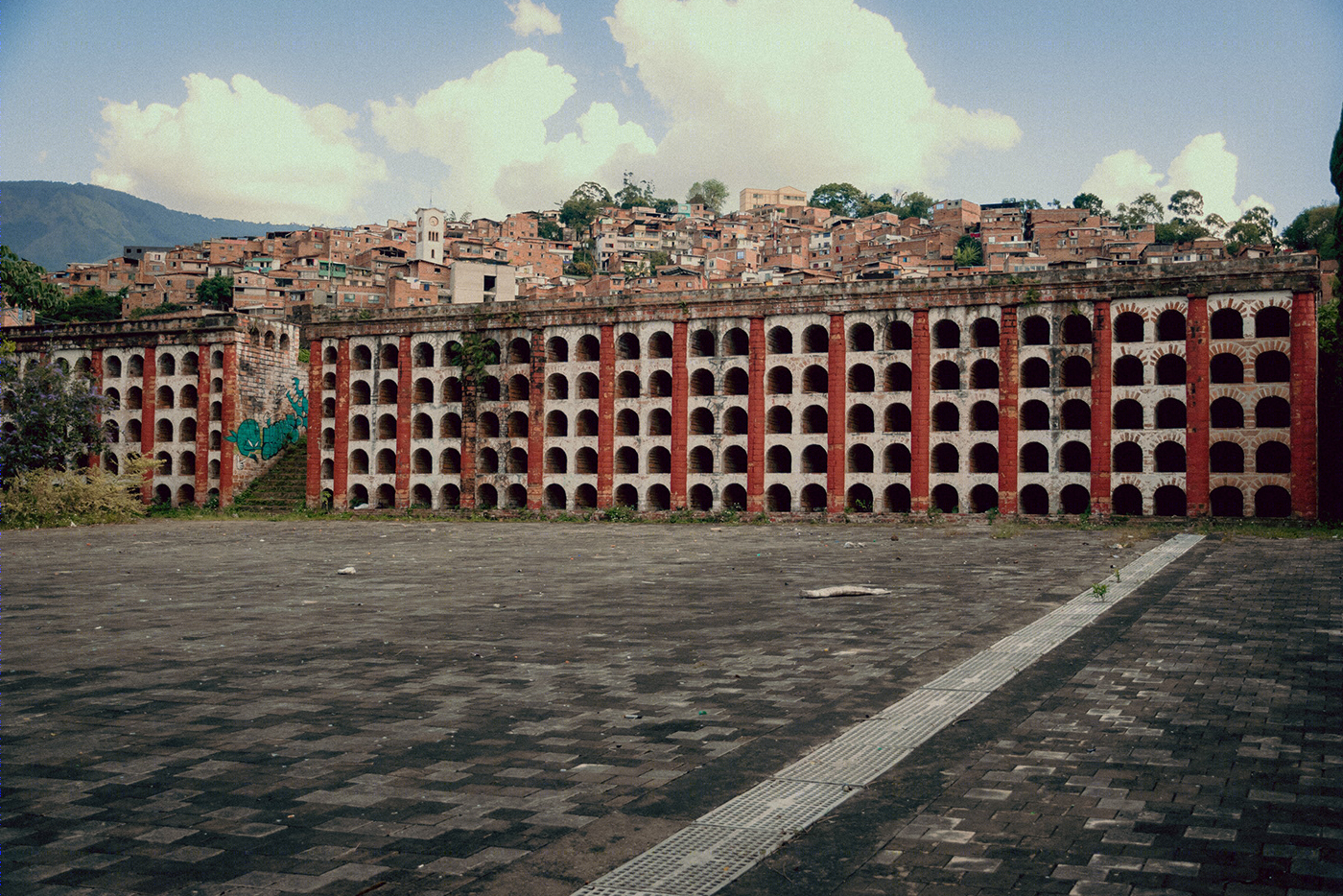 Cementerio San Lorenzo de Medellín-3