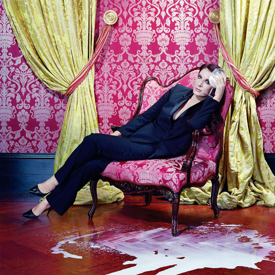 梦幻奢华,现实反思 | Miles Aldridge 摄影展-24