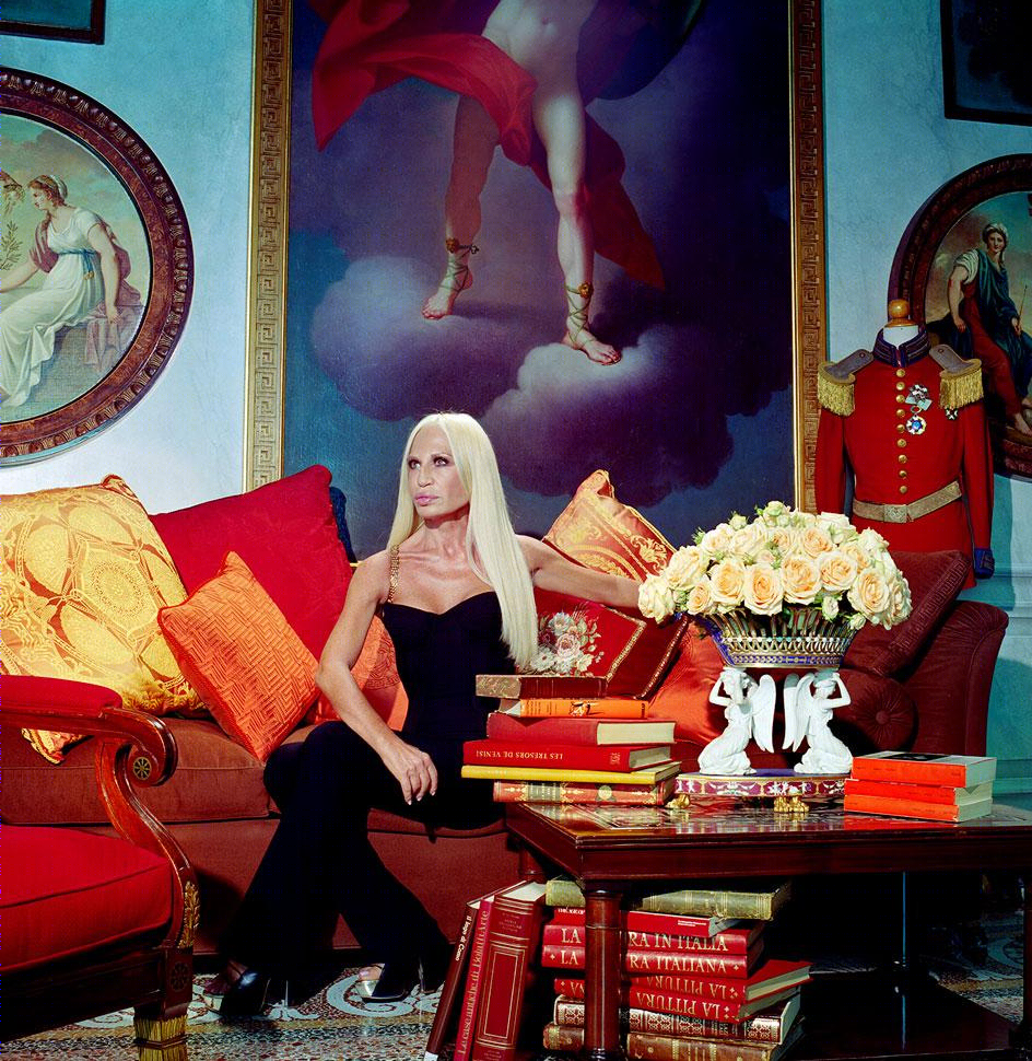 梦幻奢华,现实反思 | Miles Aldridge 摄影展-28
