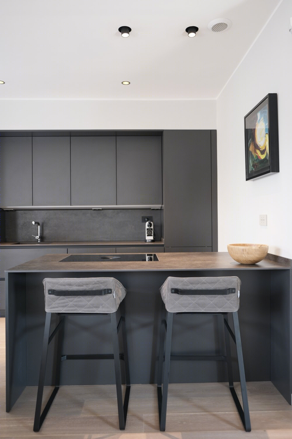 米兰动感之心，定制家具打造独特鹰巢公寓-12