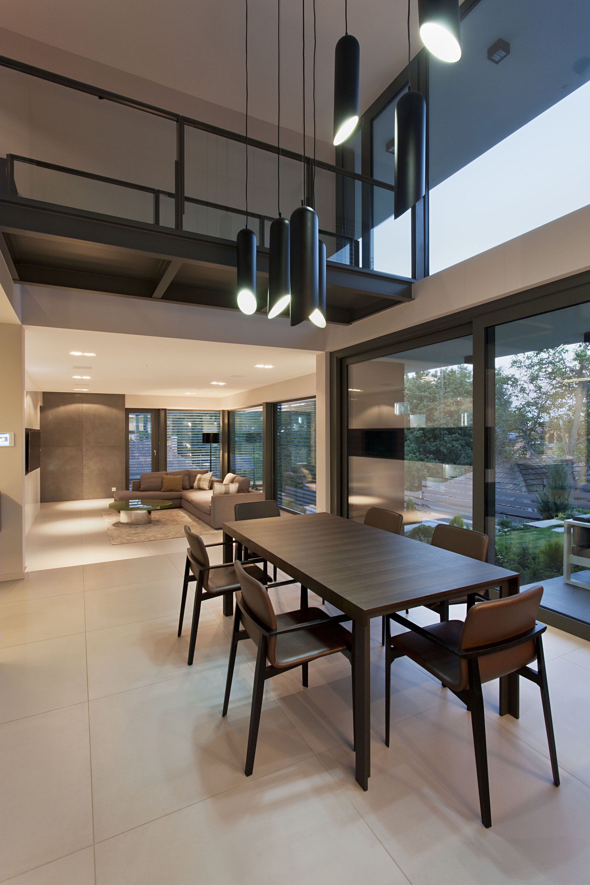 托斯建筑事务所丨悬浮块别墅丨简约精致-21