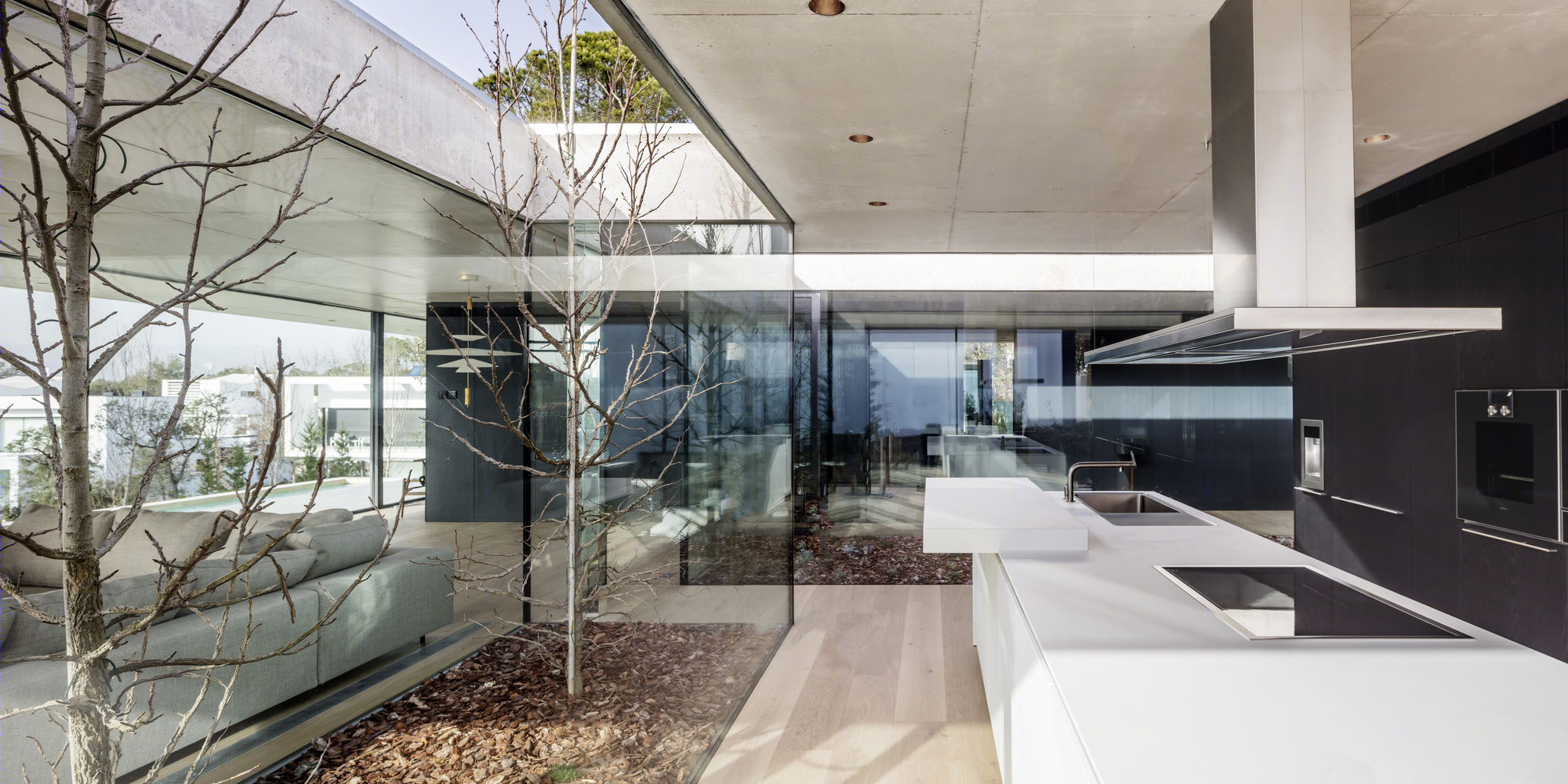 地形嵌入式别墅设计，颠覆空间界限-3