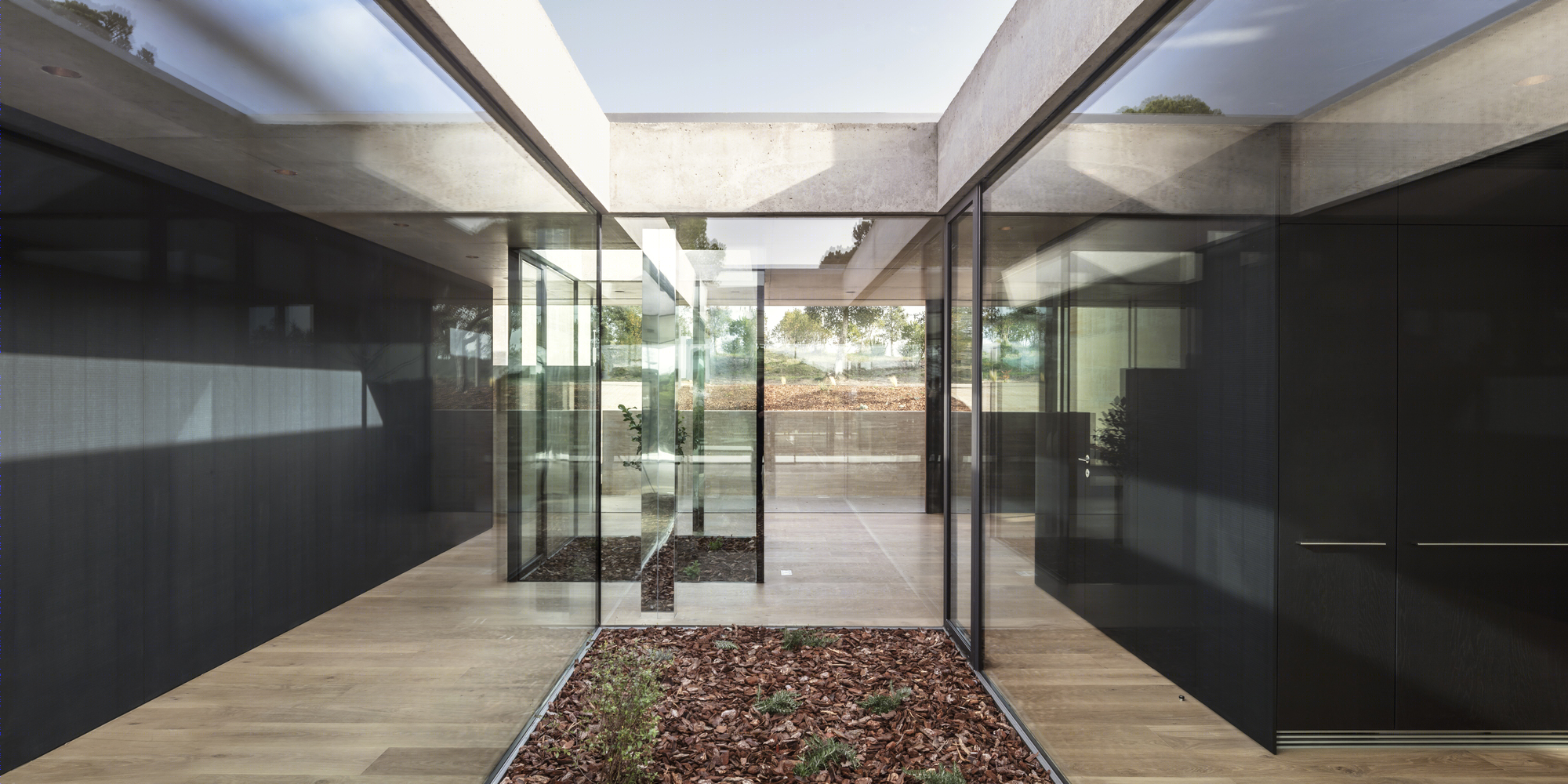 地形嵌入式别墅设计，颠覆空间界限-5