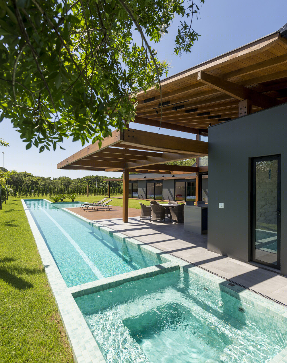巴西 JP 别墅 | 融入环境的室内外一体化设计-33