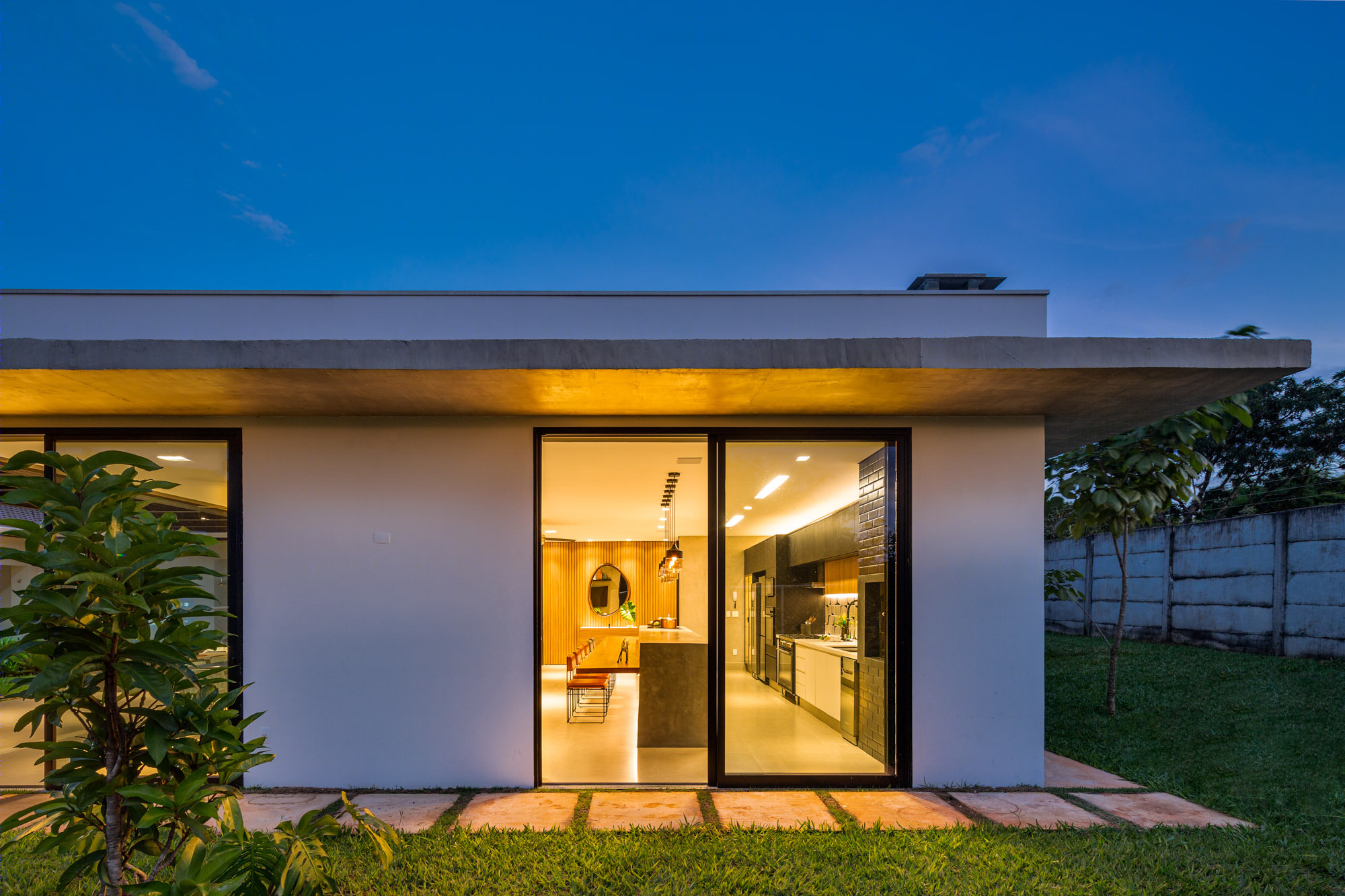 巴西利亚宁静绿洲——Lez Arquitetura 别墅扩建项目-12