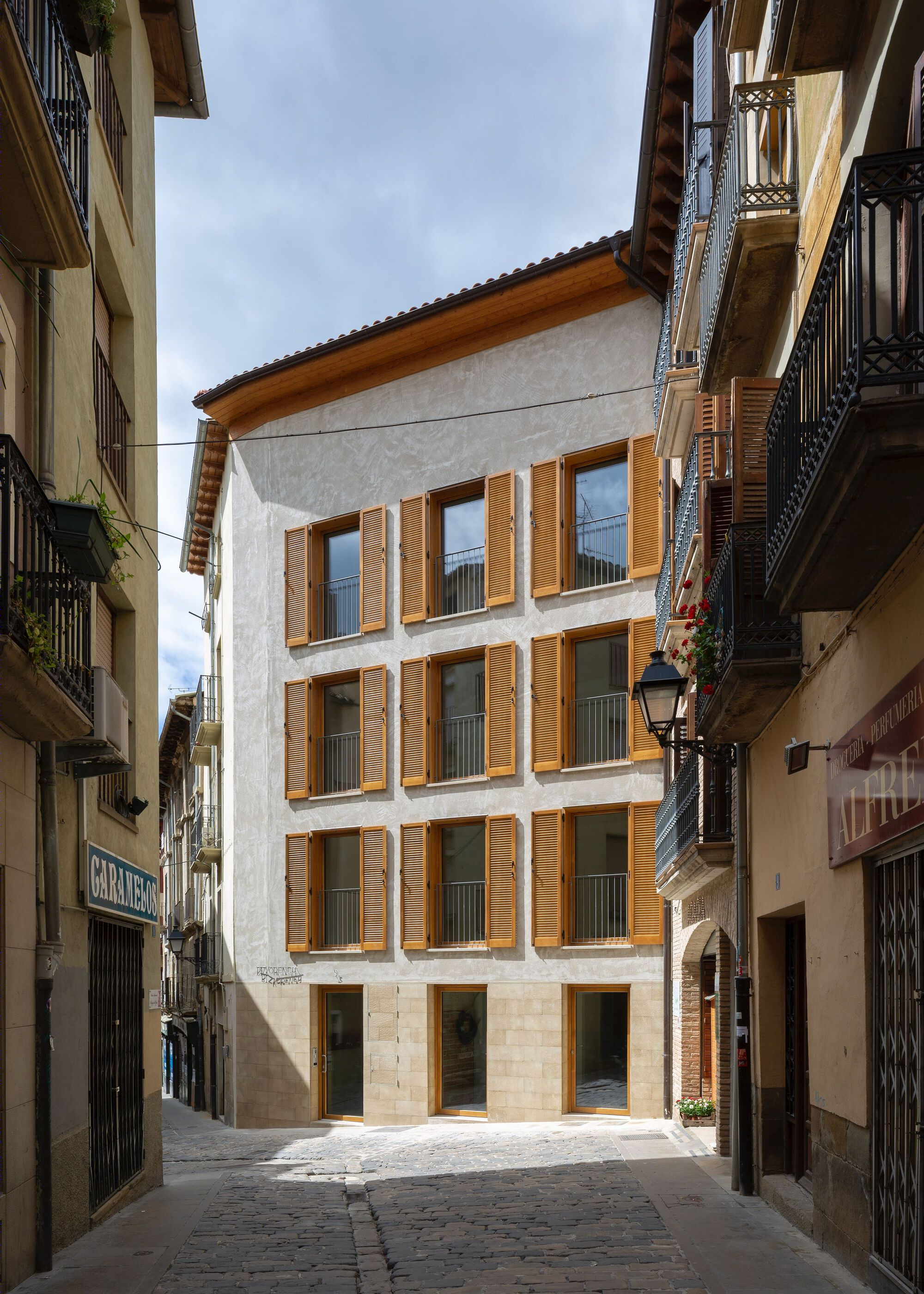 环保节能公寓建筑丨西班牙 Araiz Floristán Arquitectos-7