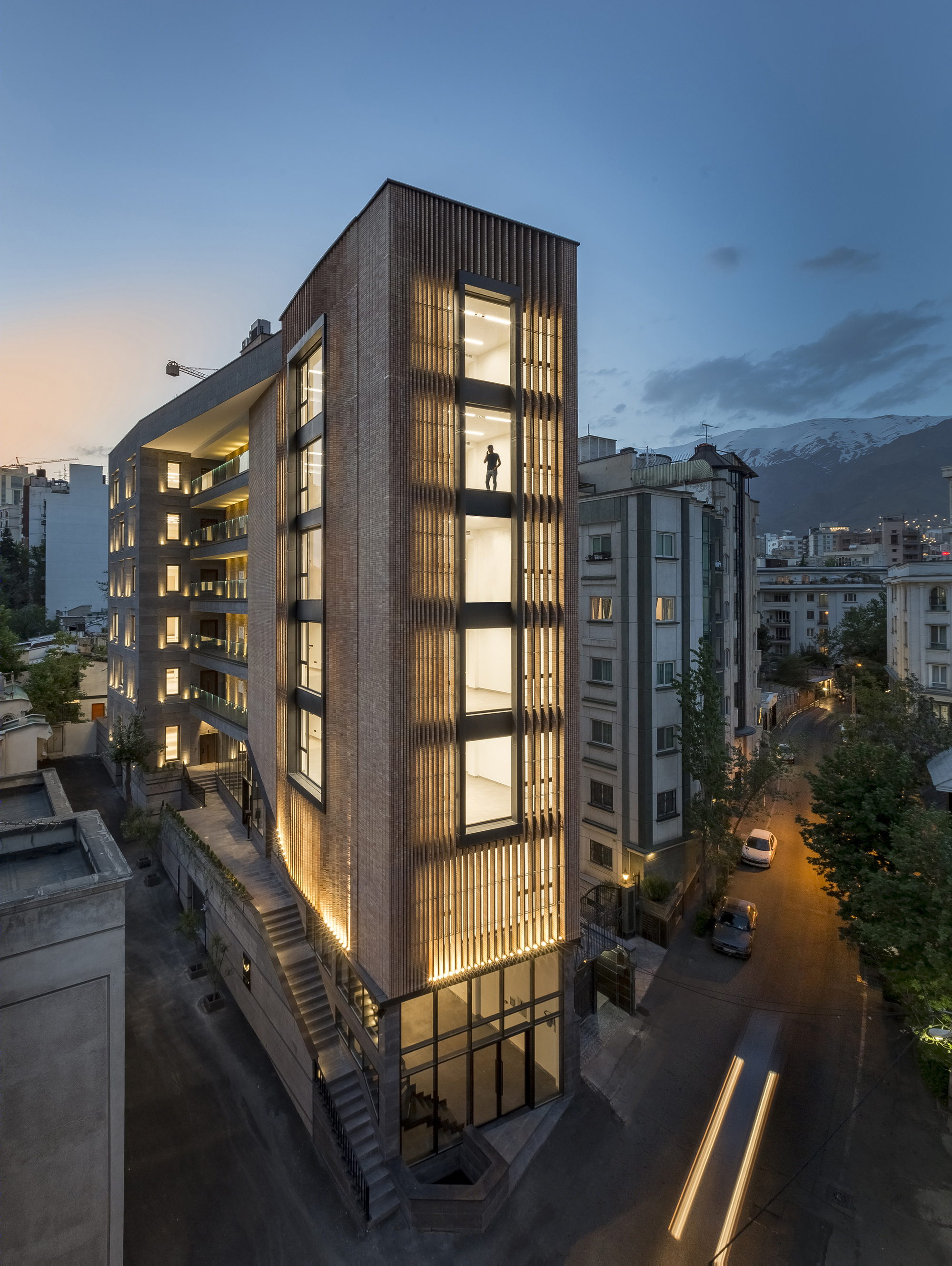 伊朗 Tehran SABA 办公建筑 - 有机环境与城市互动的融合-14
