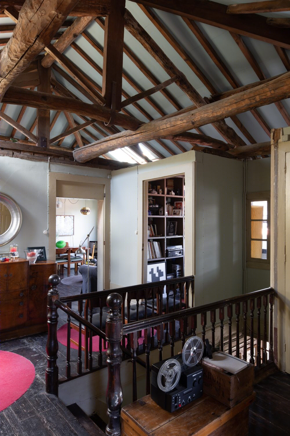 光与历史共融的葡萄牙女士公寓改造-11