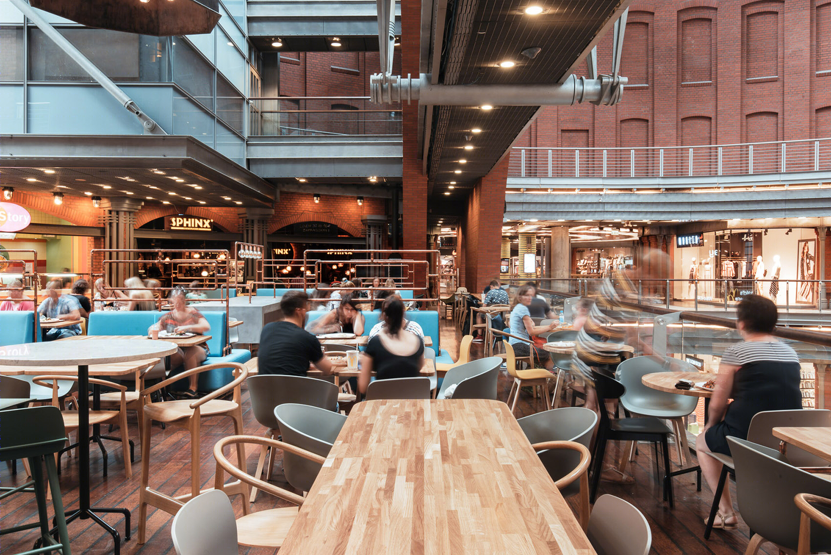 波兰 Stary Browar 美食广场中庭，现代轻盈风格的代表-16