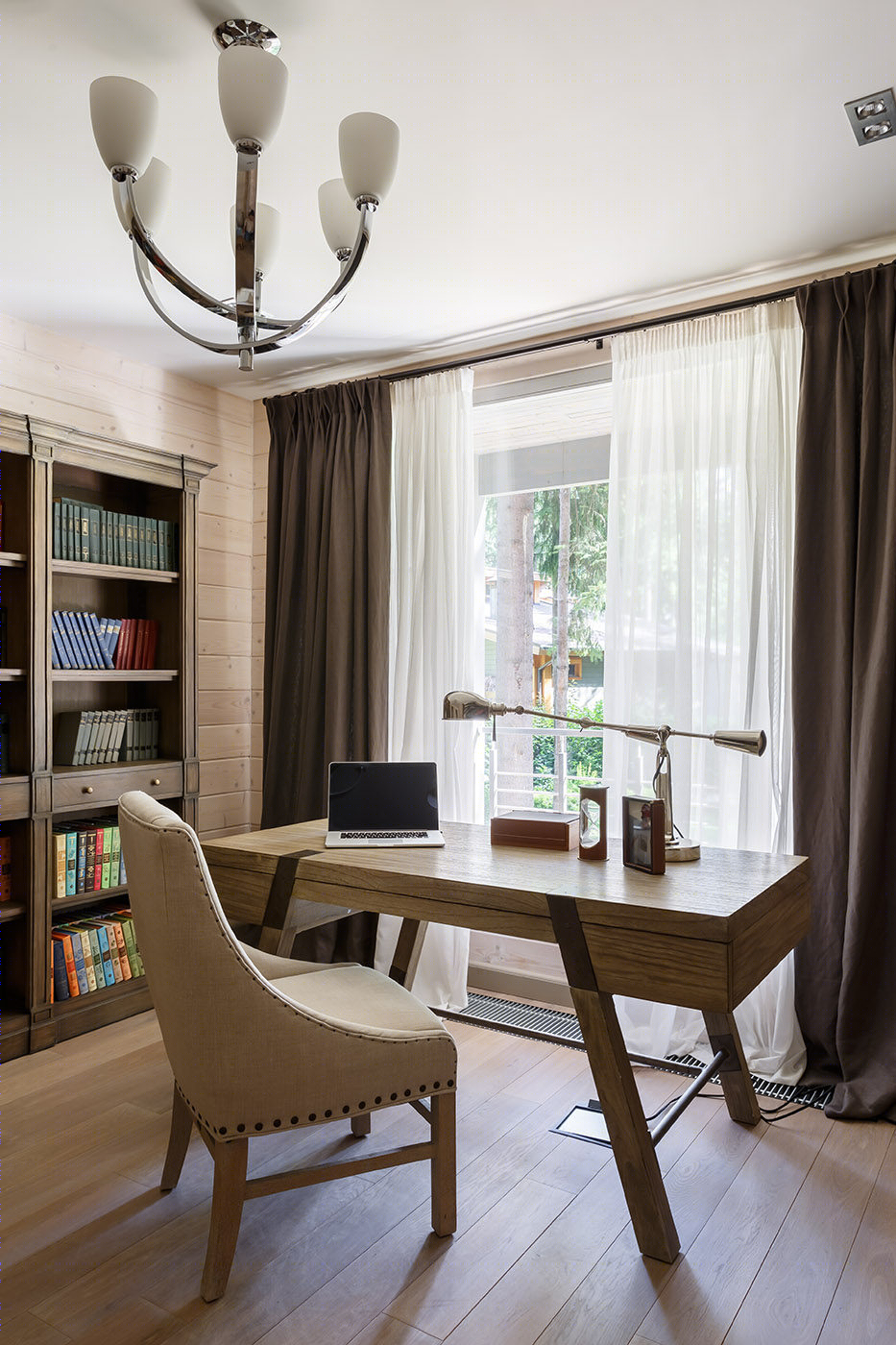 宁静自然氛围的家庭办公设计案例丨ELLEdecoration-18