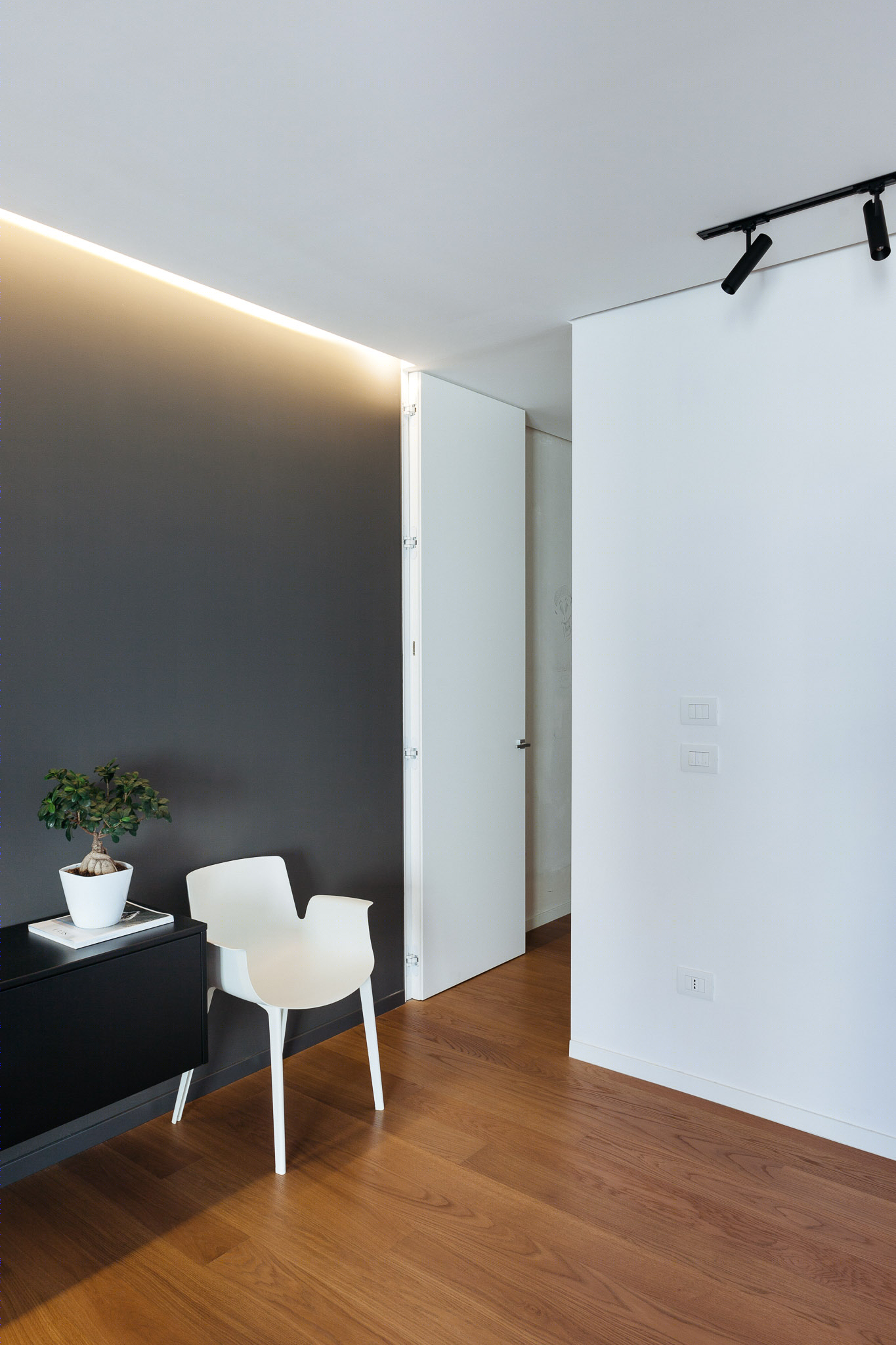 复古与现代共融的 60 年代小公寓翻新-4