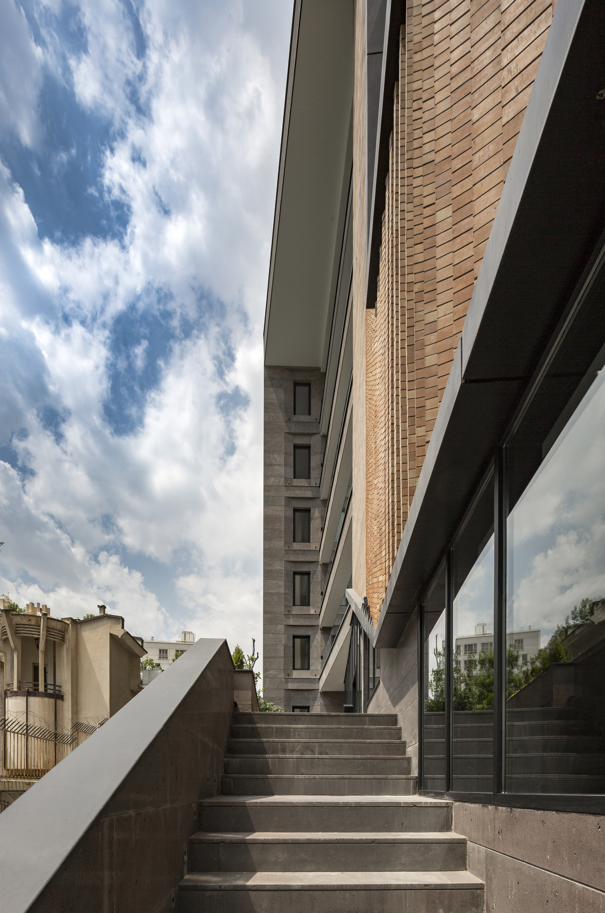 伊朗 Tehran SABA 办公建筑 - 有机环境与城市互动的融合-23