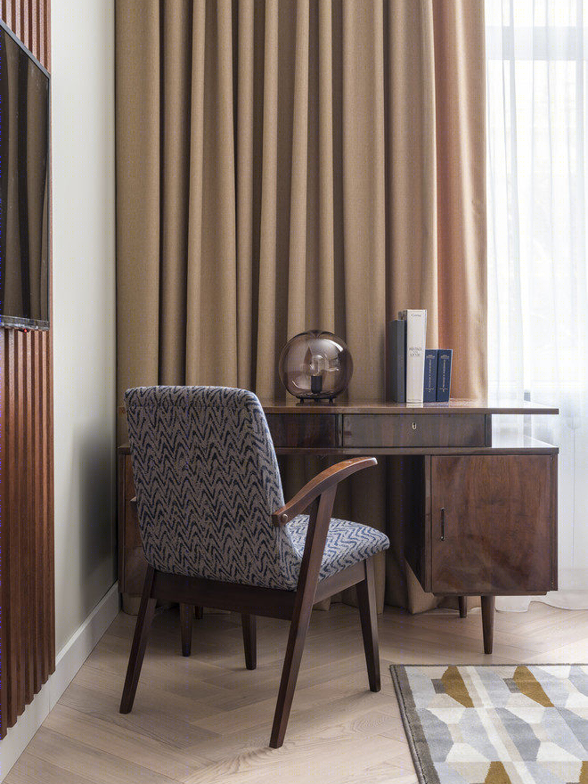 宁静自然氛围的家庭办公设计案例丨ELLEdecoration-22