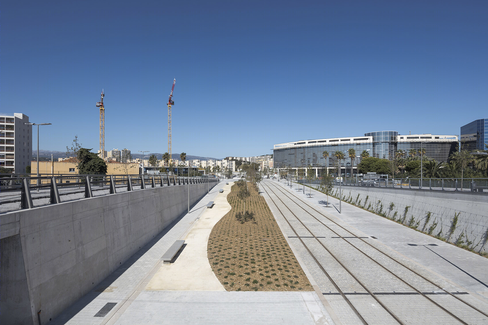 尼斯新综合联运枢纽中轴线-8