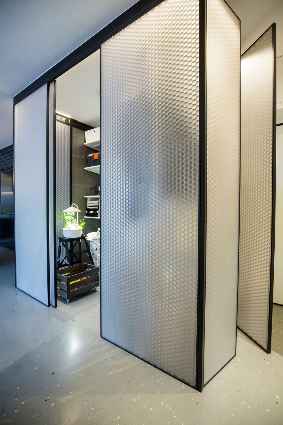 70 平米迷你 Loft，展现现代生活与设计的完美融合-7