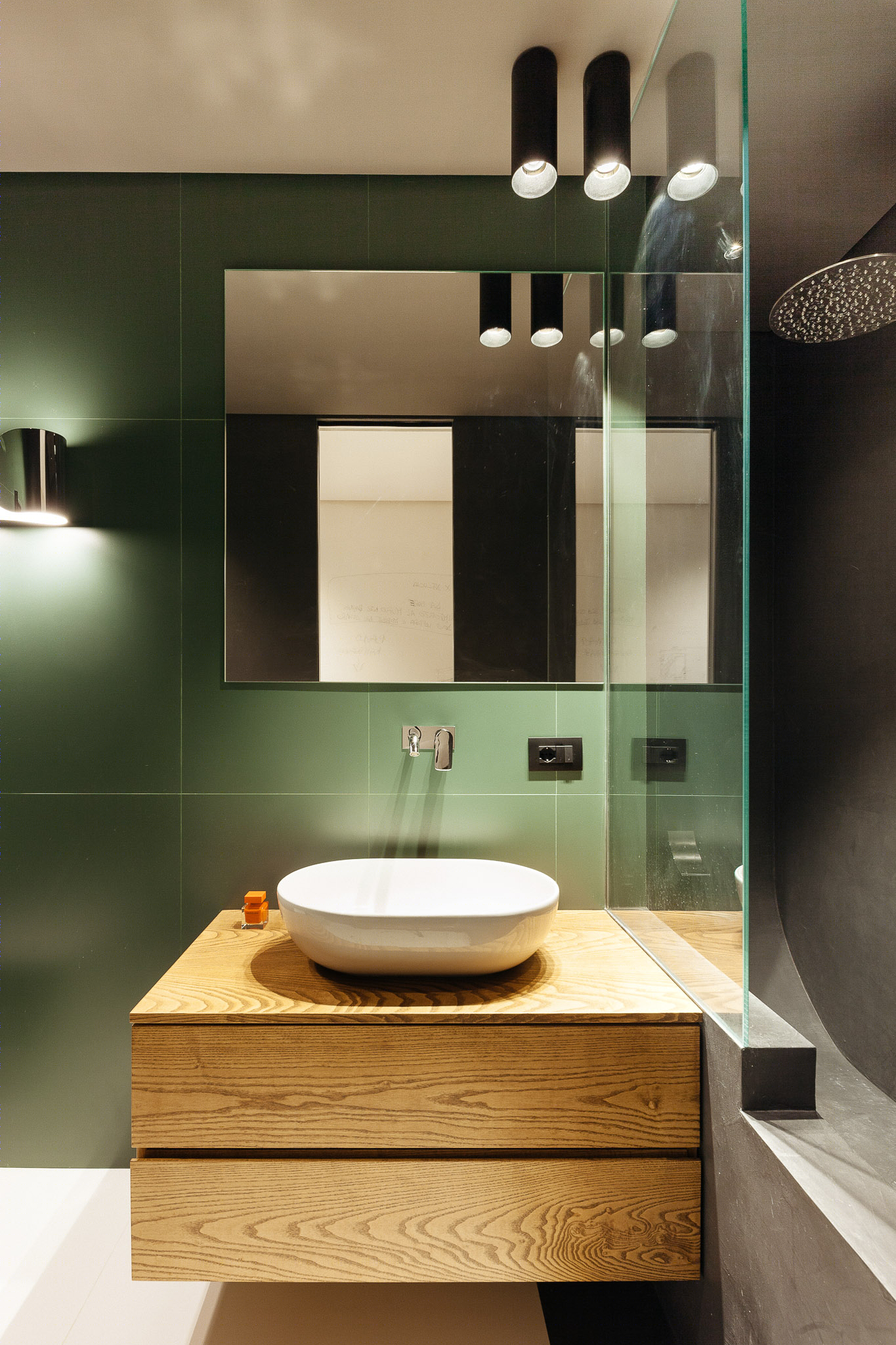 复古与现代共融的 60 年代小公寓翻新-10