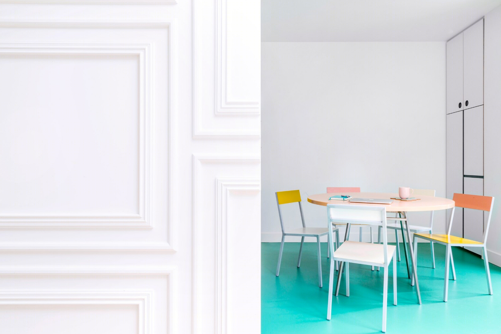 安特卫普别墅翻新 | 色彩大胆的隐藏储物空间-1