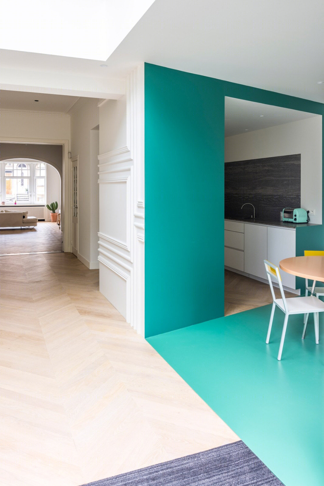 安特卫普别墅翻新 | 色彩大胆的隐藏储物空间-3