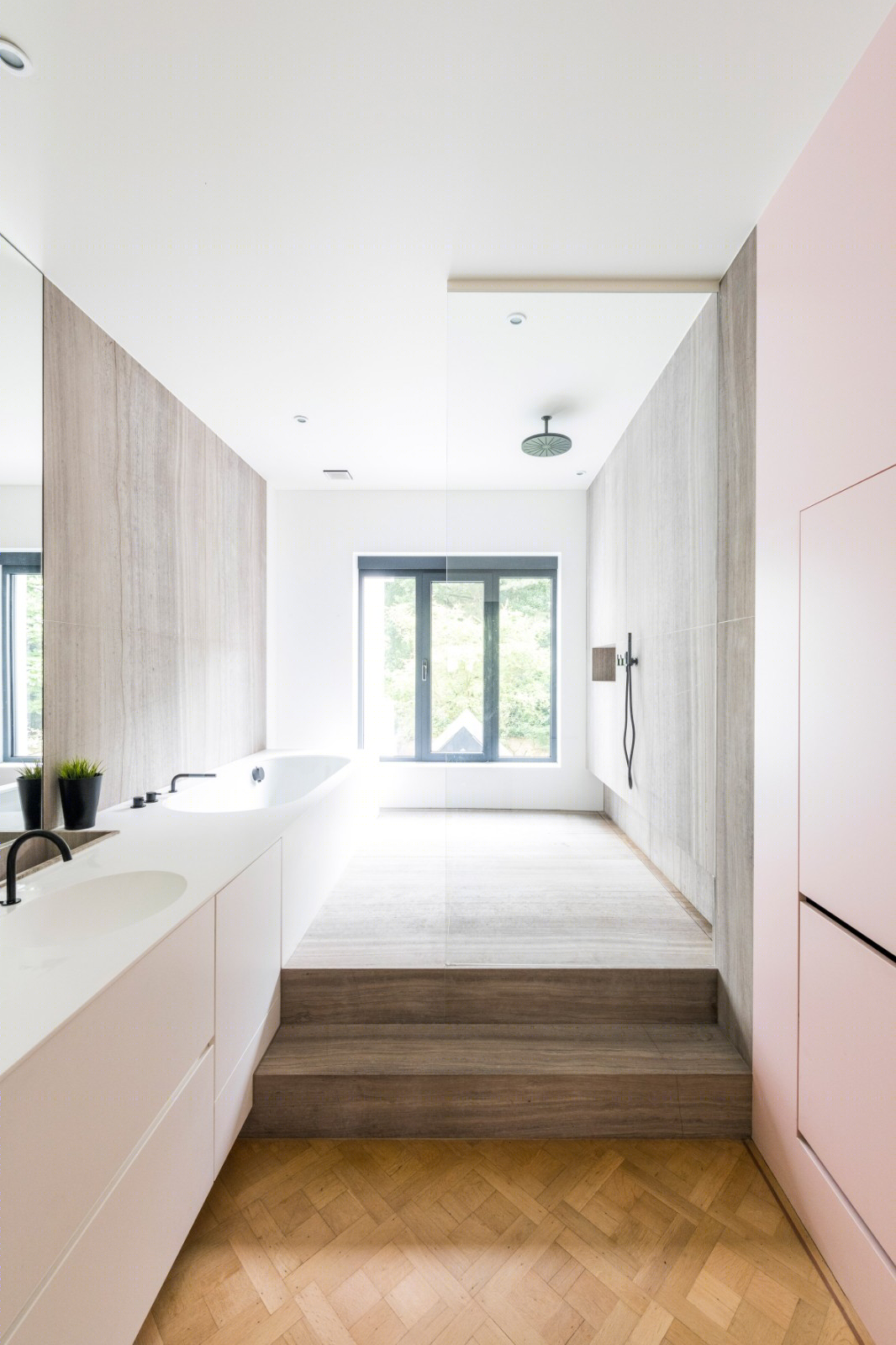 安特卫普别墅翻新 | 色彩大胆的隐藏储物空间-9