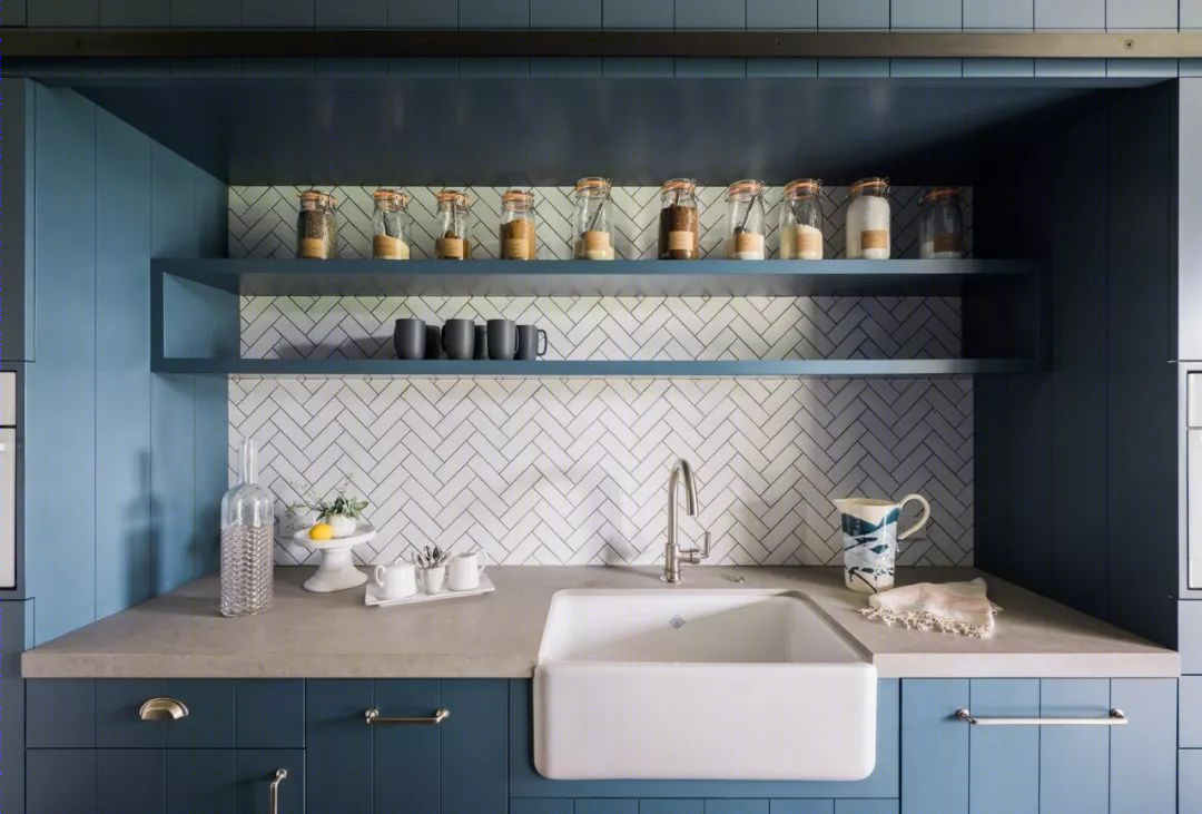 加州葡萄园中的现代谷仓建筑-9