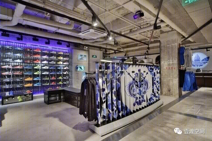 Adidas 三叶草柏林旗舰店-1