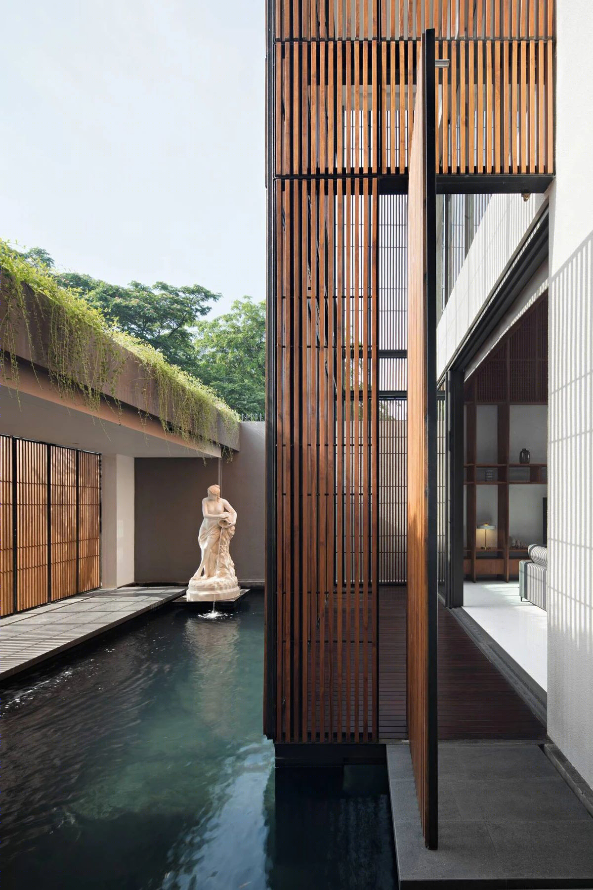 Serene Timber Screen House in Jakarta-14
