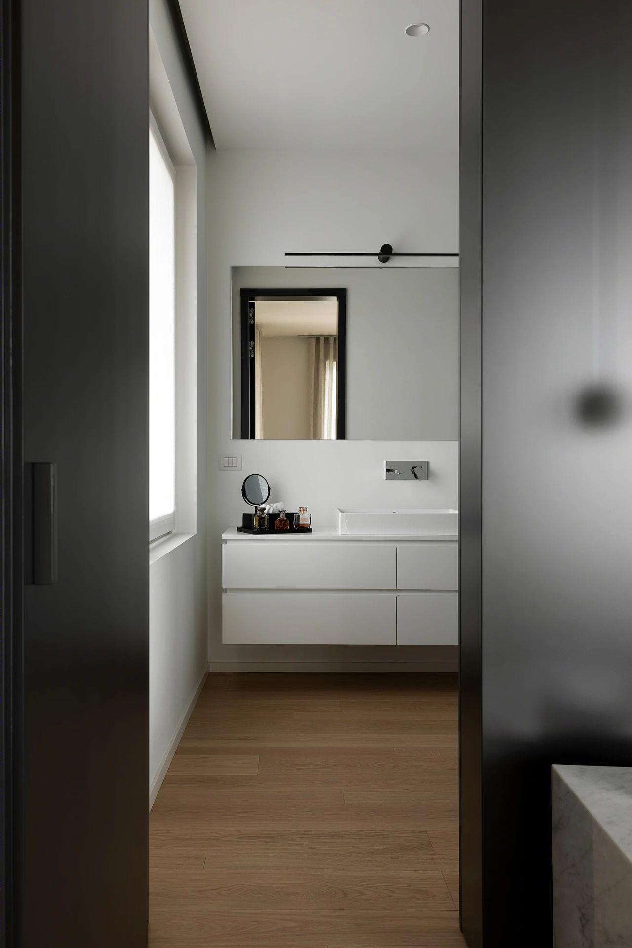 阿尔卑斯山脉 Lake Como 旁公寓设计-22