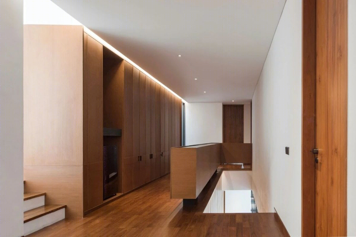 Serene Timber Screen House in Jakarta-18