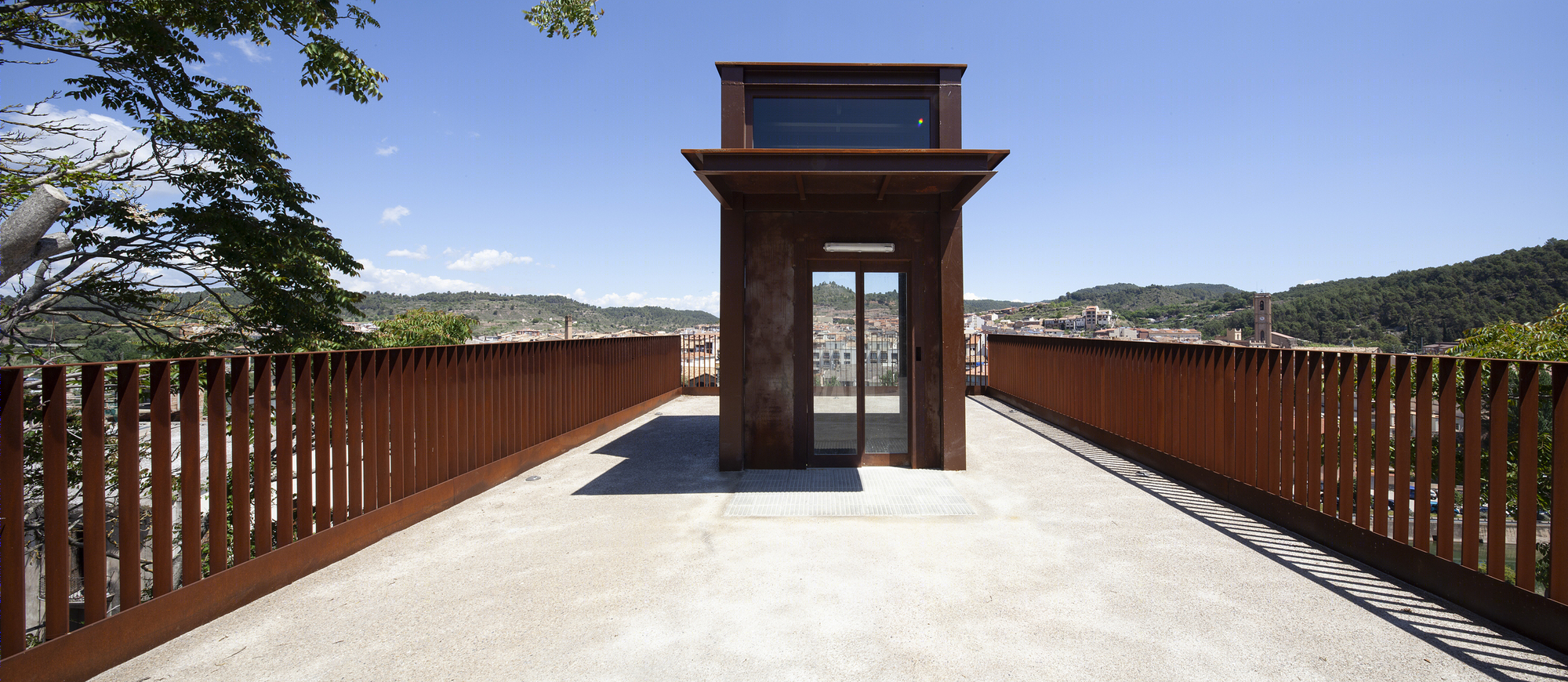 Santamaria Arquitectes 的 La Rampinya Elevator 设计-7