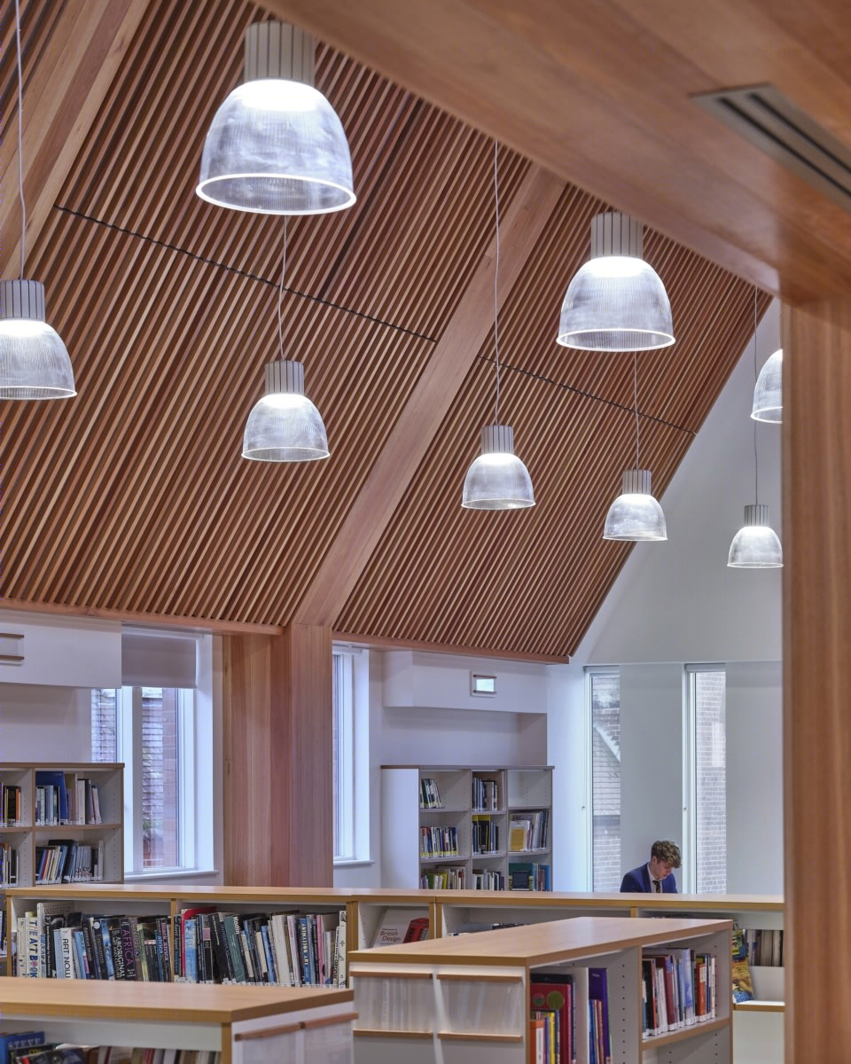 英国皇家 Tunbridge Wells 语法学校现代教育建筑丨Bell Phillips Architects-12