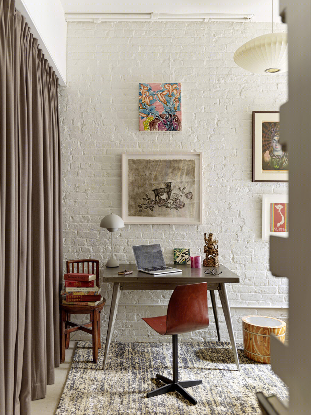 宁静自然氛围的家庭办公设计案例丨ELLEdecoration-37