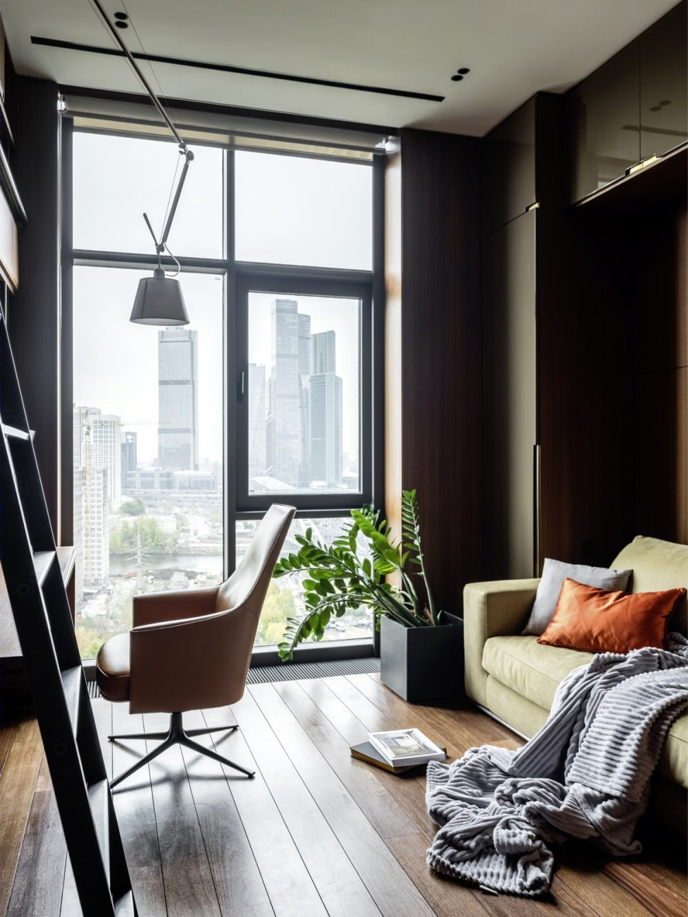 宁静自然氛围的家庭办公设计案例丨ELLEdecoration-39